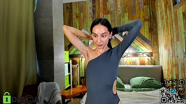 Elliizabeth online show from September 2025 05:44:01 AM