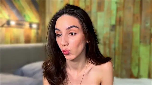 Elliizabeth online show from October 2025 07:05:02 AM