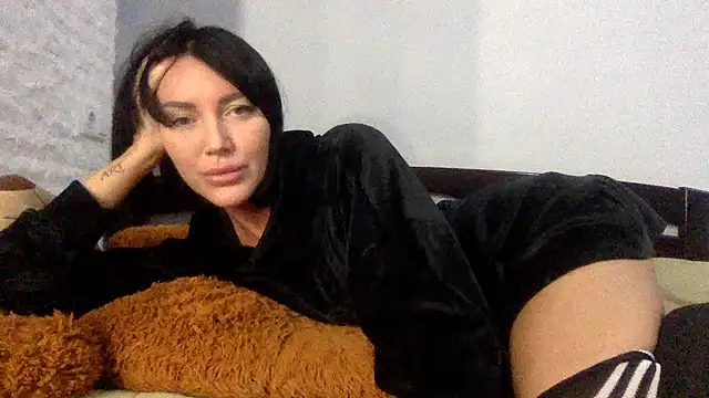 Veymoria online show from November 2025 11:26:02 PM