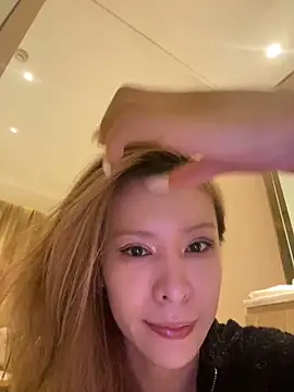 miumiu-66 online show from October 2025 01:23:02 PM