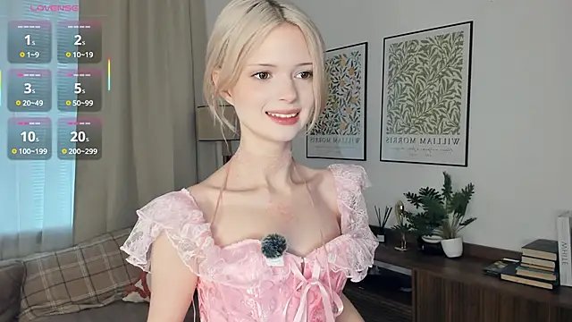 LaureMestler online show from November 2025 08:02:01 AM