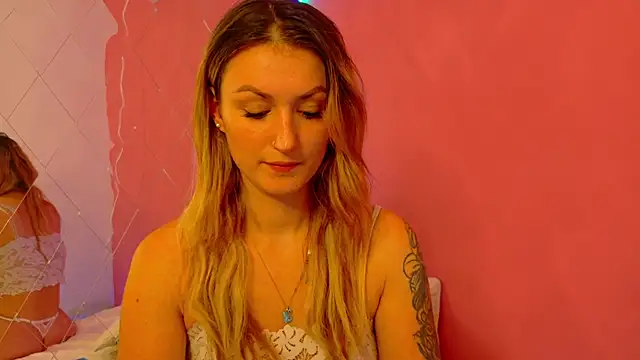 Anaayss  online show from October 2025 04:57:01 AM