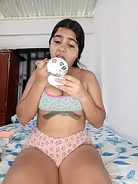 Sashalana online show from October 2025 12:36:02 PM