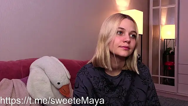 KelleDomin online show from October 2025 07:42:02 PM