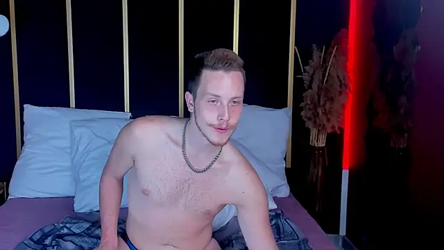 LeoMooree online show from October 2025 03:57:01 AM