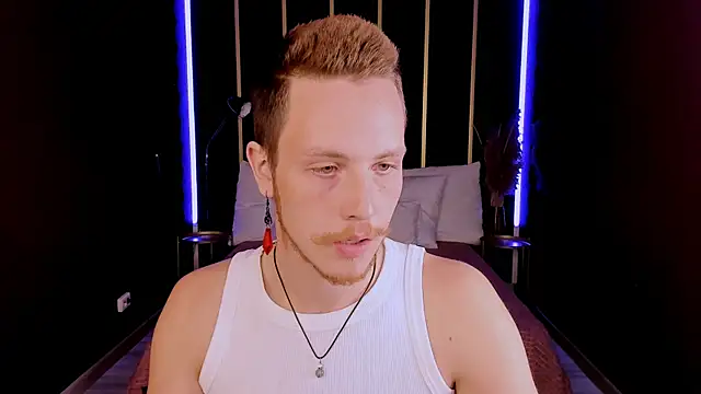 LeoMooree online show from October 2025 09:13:02 PM