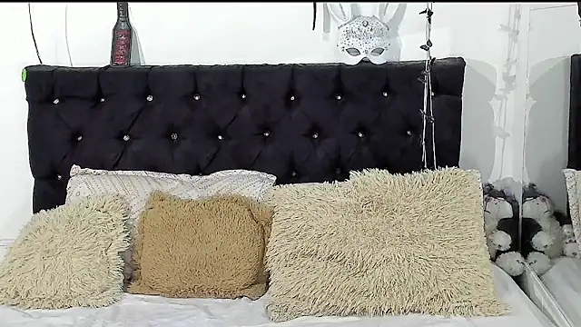 Snapshot of ValeryTatto chatting on May 2026 11:40:02 AM ValeryTatto online show from May 2026 11:40:02 AM