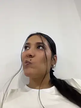 IsabellaJoness  online show from February 2026 03:35:02 PM