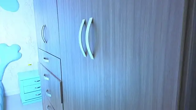 Mia Cuttee online show from November 2025 03:38:01 AM