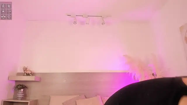 Ivana Hall online show from September 2025 07:51:02 PM