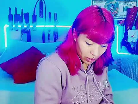 Snapshot of mylygrey chatting on February 2026 01:32:02 PM mylygrey online show from February 2026 01:32:02 PM