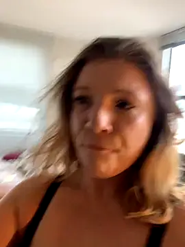 Seturselfonfire online show from September 2025 10:15:02 PM