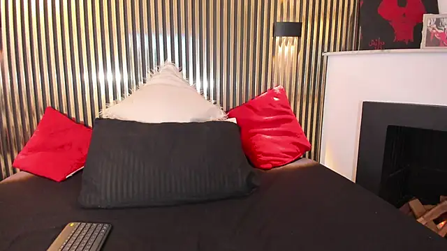 Lilith Bonnet online show from October 2025 05:44:02 PM