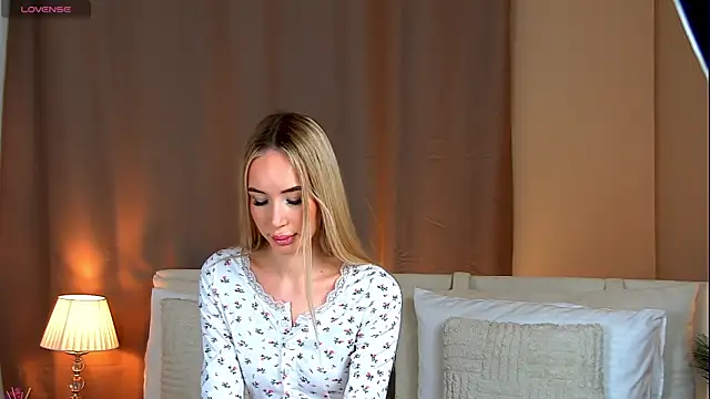 MaryDavies online show from November 2025 07:54:01 AM