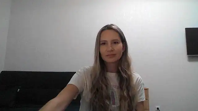 Tavriena online show from November 2025 08:43:02 PM