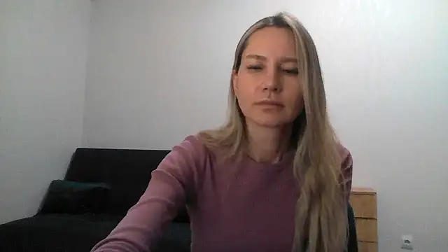 Tavriena online show from November 2025 08:57:01 PM