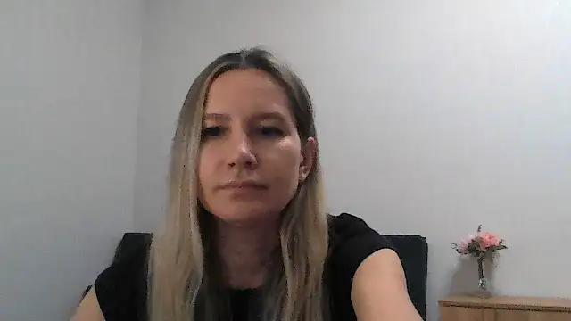 Tavriena online show from November 2025 08:11:01 PM