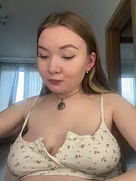 Amalie Smith online show from May 2026 07:37:02 AM