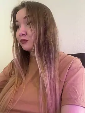 Amalie Smith online show from May 2026 08:29:01 AM