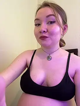 Amalie Smith online show from May 2026 08:41:01 AM
