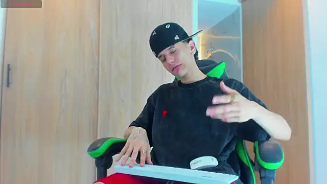 Skinny batman online show from September 2025 04:12:02 PM