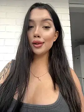 kiss Lissa online show from November 2025 11:00:01 AM