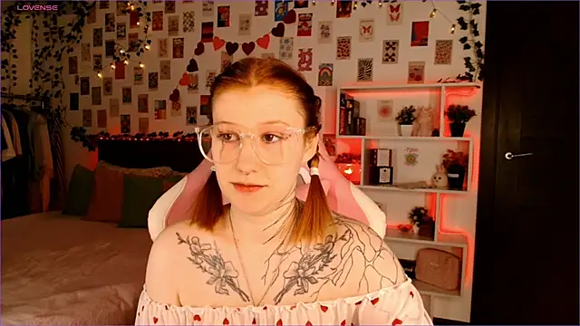 Ayla Hicks online show from September 2025 03:11:02 AM