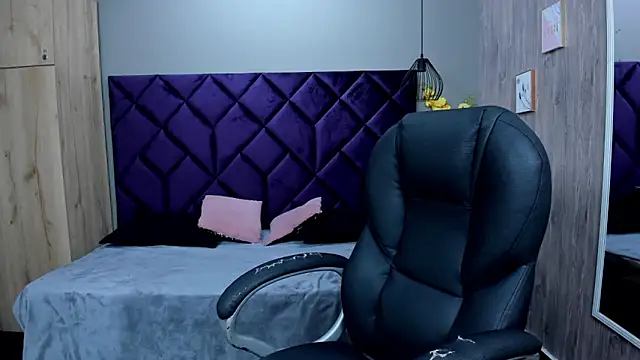 ChloeCampbell03 online show from November 2025 04:17:01 PM