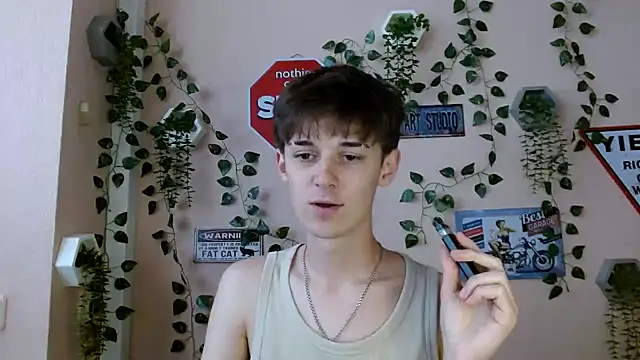 Hoot Dude  online show from October 2025 01:20:02 PM