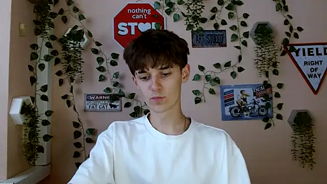 Hoot Dude  online show from October 2025 01:20:01 PM