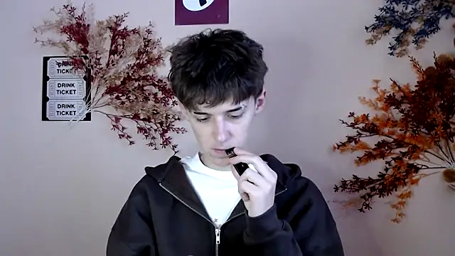 Hoot Dude  online show from November 2025 12:04:02 PM