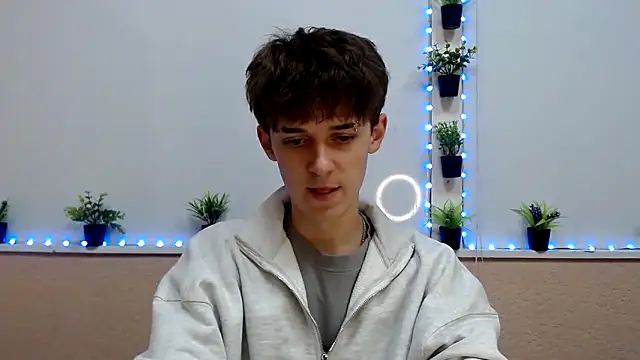 Hoot Dude  online show from November 2025 02:34:02 PM