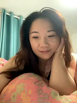 Snapshot of Momo-9988 chatting on November 2025 03:45:02 PM Momo-9988 online show from November 2025 03:45:02 PM