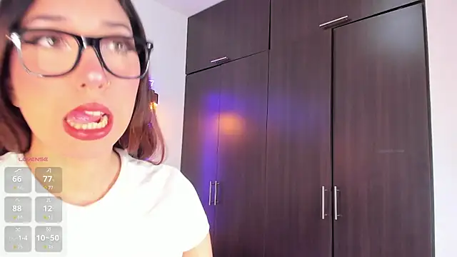 emily  walker online show from October 2025 02:54:01 AM