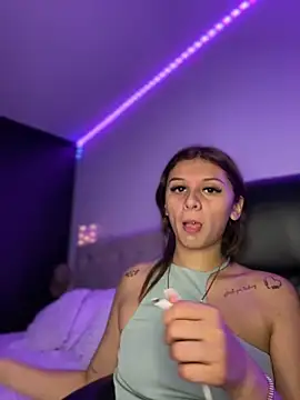 Snapshot of aliisonn___parker26 chatting on October 2025 06:05:02 PM aliisonn parker26 online show from October 2025 06:05:02 PM