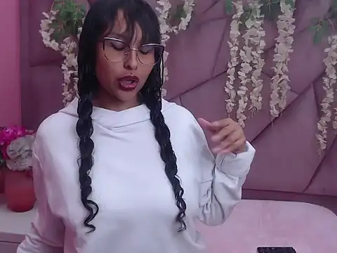 LILI CANDIES online show from October 2025 12:45:02 PM