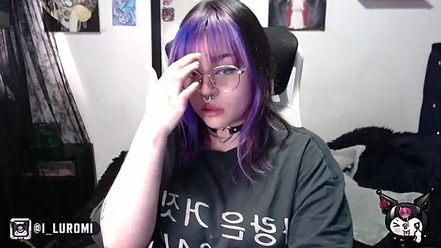 Iluromi online show from December 2025 03:08:01 PM