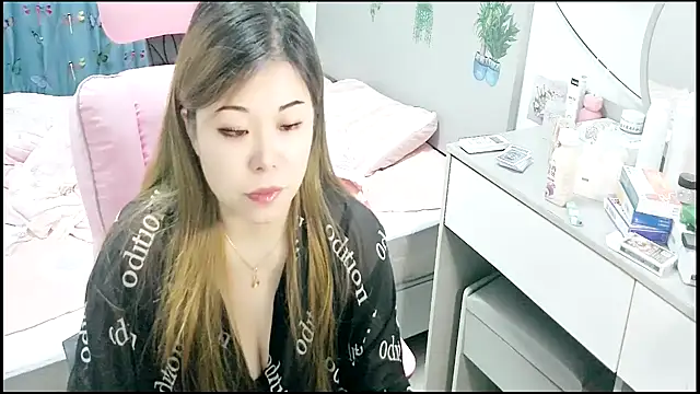 DUODUOBB-2025 online show from November 2025 04:05:01 PM