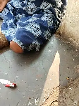 Snapshot of ARTIR1 chatting on November 2025 09:00:02 AM ARTIR1 online show from November 2025 09:00:02 AM