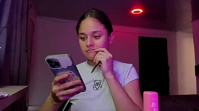 LittleCheerry69 online show from October 2025 02:29:01 PM