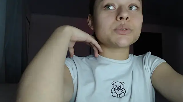 LittleCheerry69 online show from November 2025 04:07:01 PM