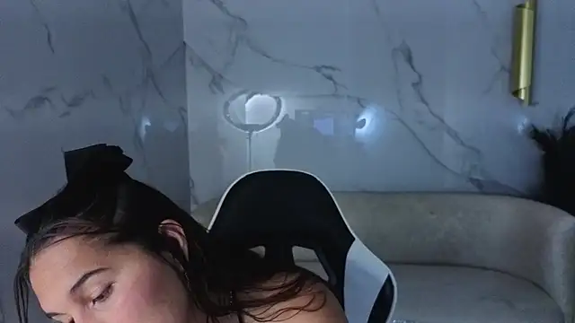 Saraah Tx online show from November 2025 03:10:02 AM