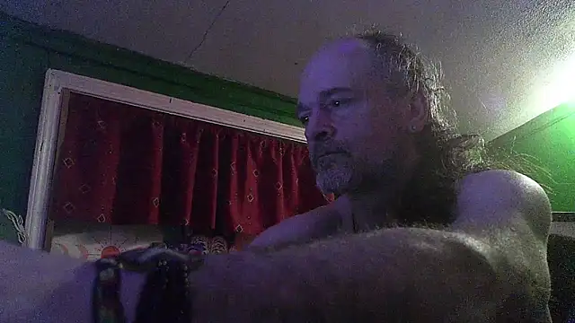 HippieDad333 online show from February 2026 02:41:02 AM