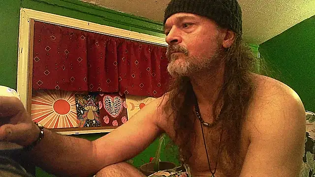 HippieDad333 online show from April 2026 01:49:01 AM