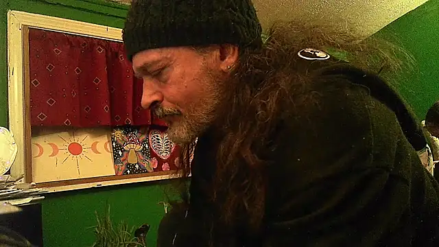 HippieDad333 online show from April 2026 01:53:01 AM