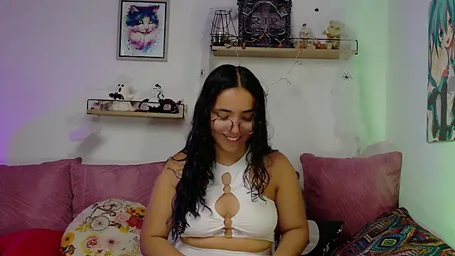 LucyDerby online show from November 2025 02:10:02 AM