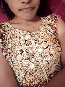 Snapshot of Queen-Bee143 chatting on February 2026 04:42:01 AM Queen-Bee143 online show from February 2026 04:42:01 AM