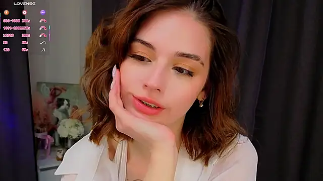 LunaraRada online show from October 2025 12:09:02 PM