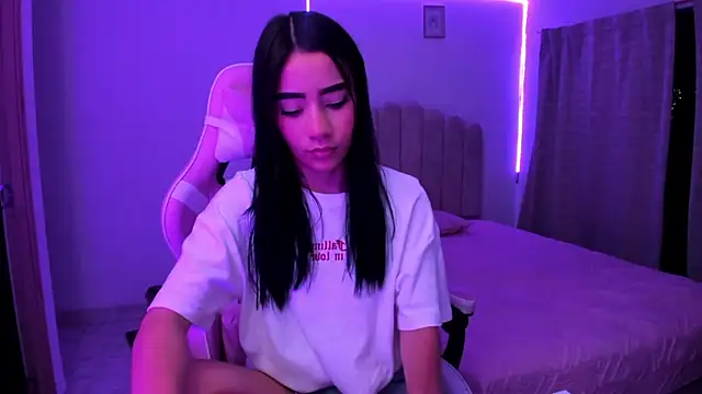 ISABELFORYOU1 online show from October 2025 12:30:02 AM