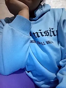 lily sx online show from April 2026 12:32:01 AM